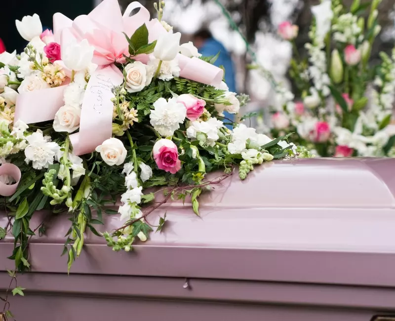 ahorrar al contratar servicios funerarios en El Salvador